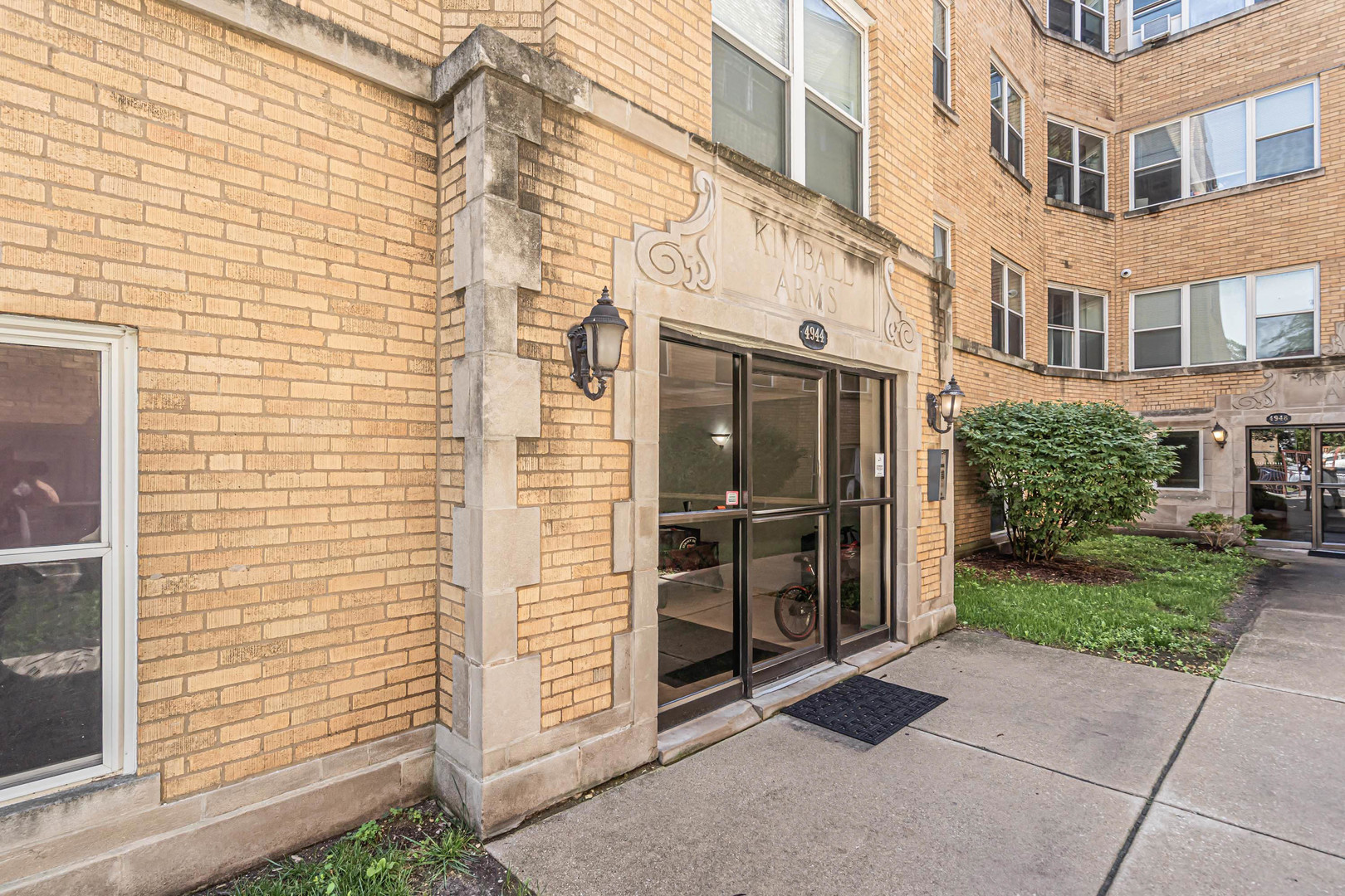 4944 N Kimball Avenue 3W