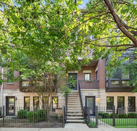 Photo of 1719 W George Street, Chicago, IL 60657 (MLS # 12703491)