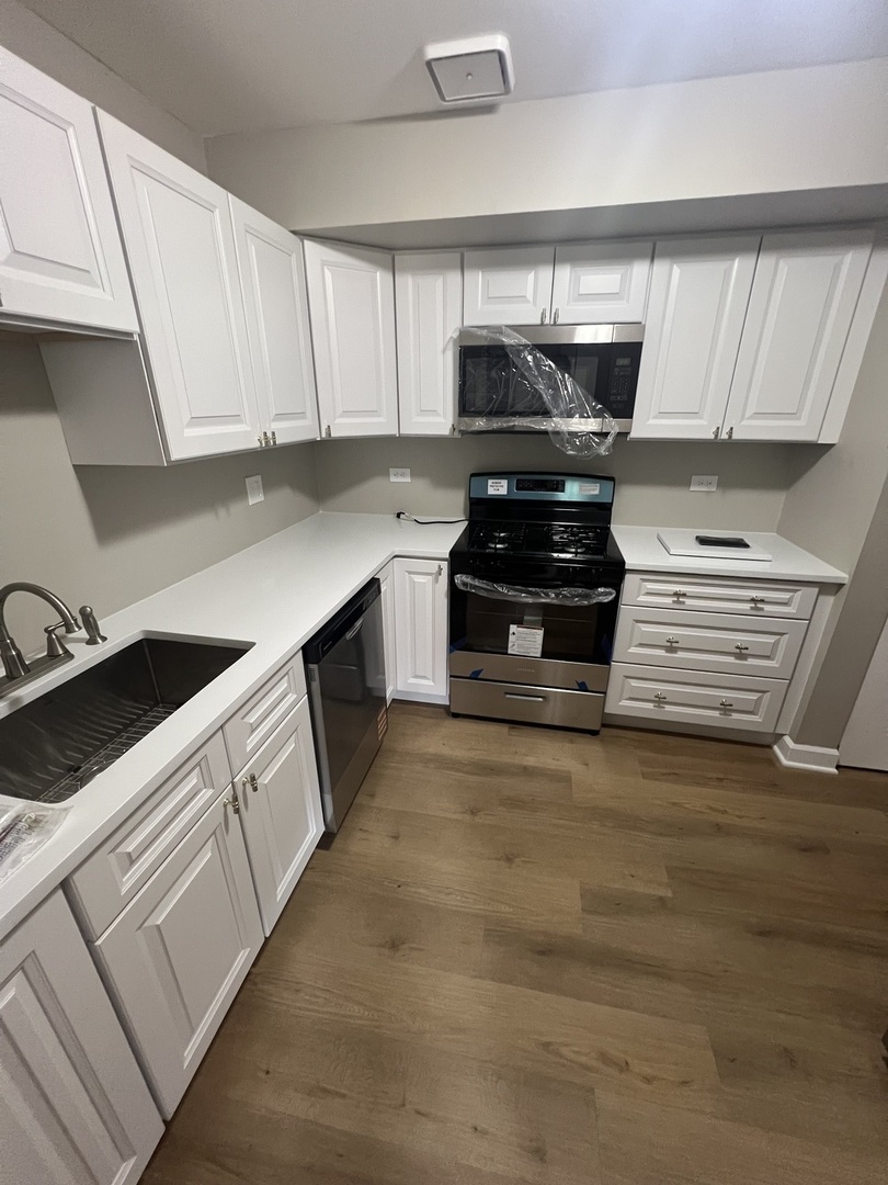 9S110 Lake Drive 14-107
