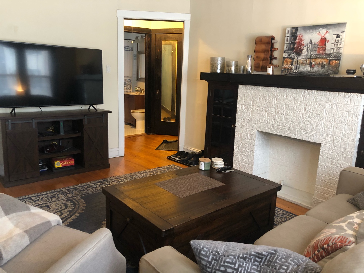 1415 W Cornelia Avenue 1