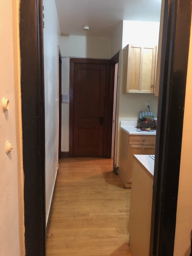 1415 W Cornelia Avenue 1