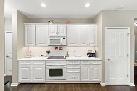 Tiny photo for 13106 EAKIN CREEK Court, Huntley, IL 60142 (MLS # 12721115)