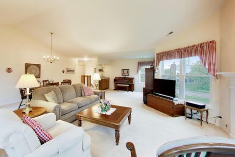 Tiny photo for 2529 Live Oak Lane, Buffalo Grove, IL 60089 (MLS # 12630562)
