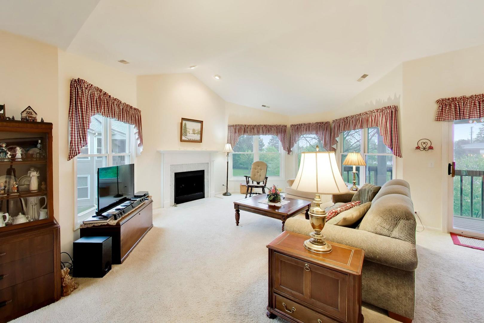 2529 Live Oak Lane