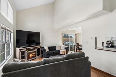 Tiny photo for 513 East Avenue #513, Streamwood, IL 60107 (MLS # 12599399)