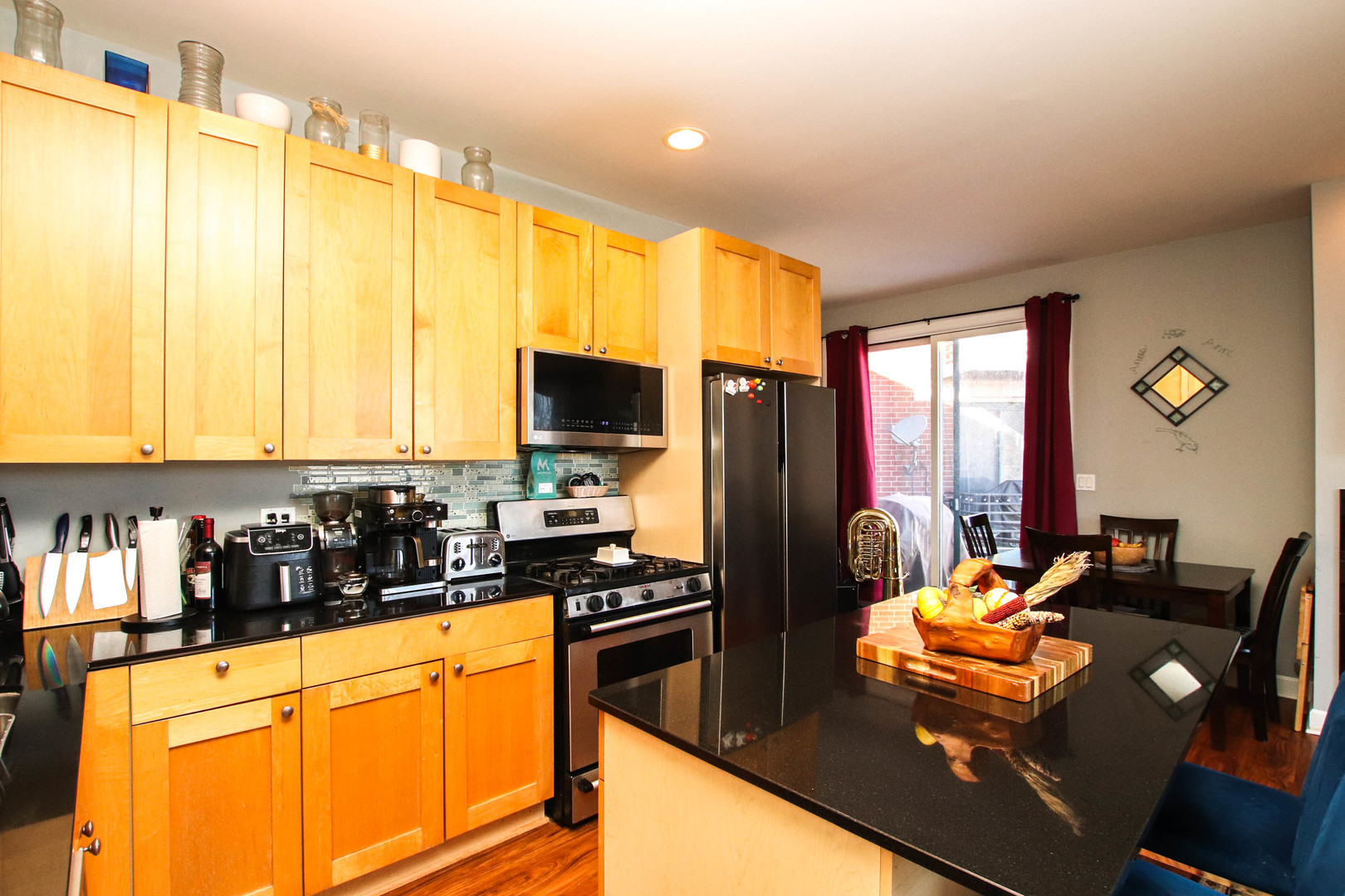 838 N Racine Avenue 302