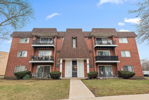 Tiny photo for 12620 S Alpine Drive #6, Alsip, IL 60803 (MLS # 12578528)