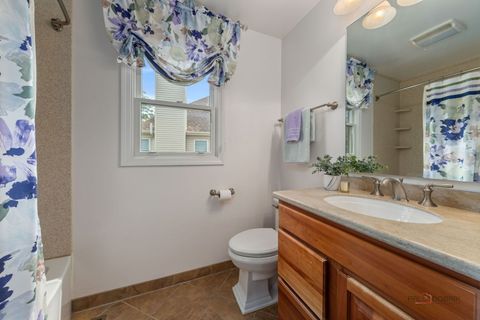 Tiny photo for 360 Ambria Drive, Mundelein, IL 60060 (MLS # 12462153)
