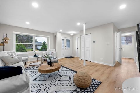 Tiny photo for 1366 INVERNESS Drive #0, Elgin, IL 60120 (MLS # 12490854)