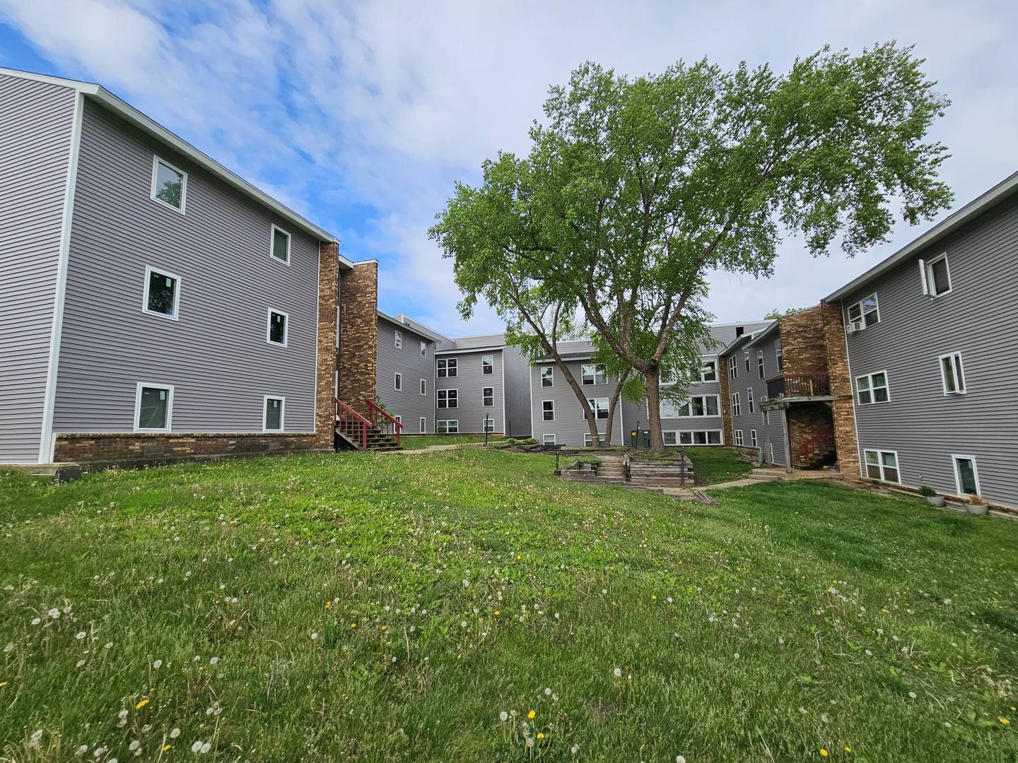 1601 N Willow Road