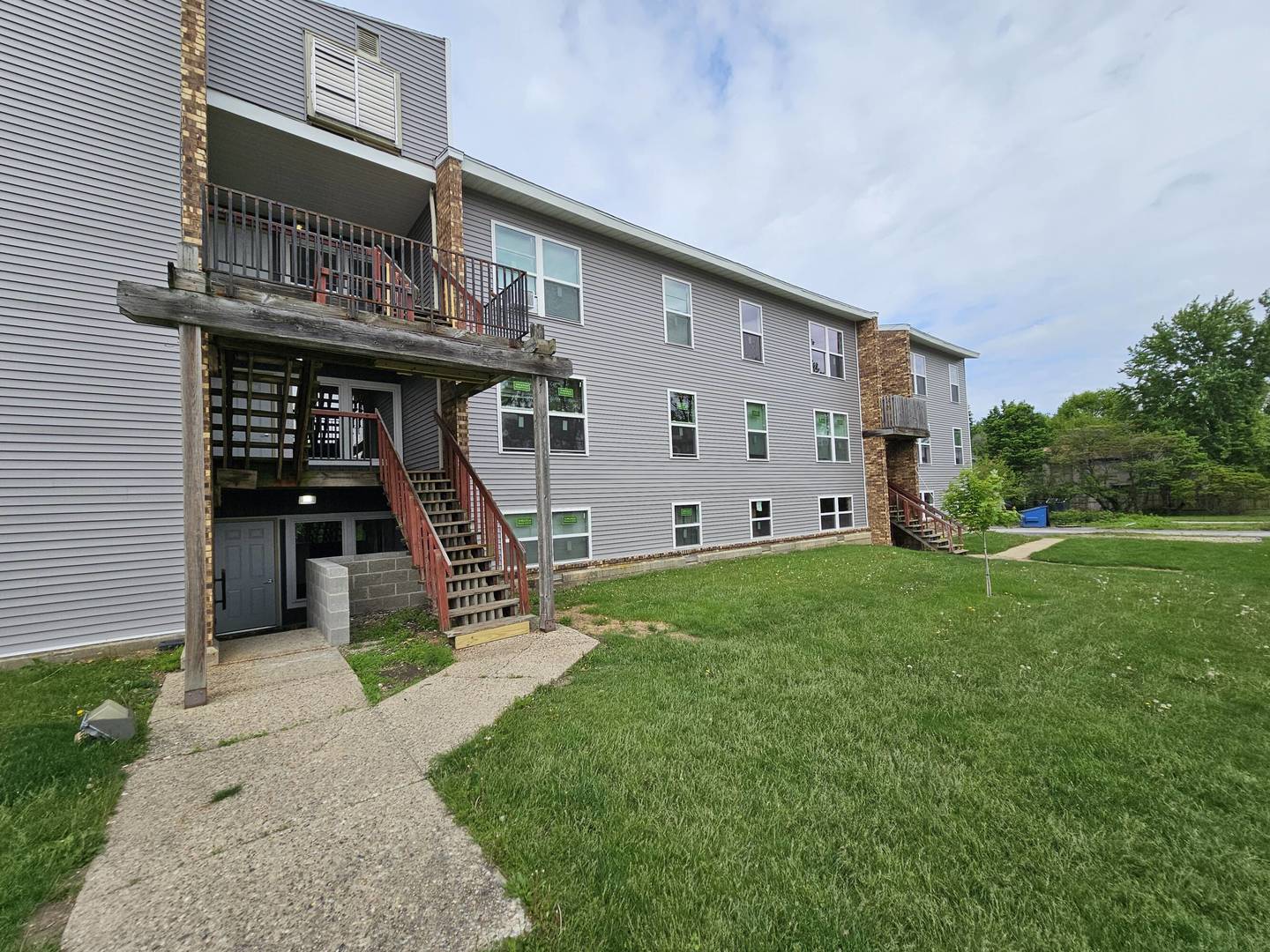 1601 N Willow Road