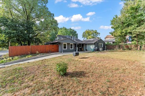 Tiny photo for 1302 W Clark Street, Champaign, IL 61821 (MLS # 12474363)