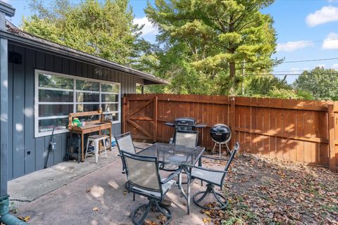Tiny photo for 1302 W Clark Street, Champaign, IL 61821 (MLS # 12474363)
