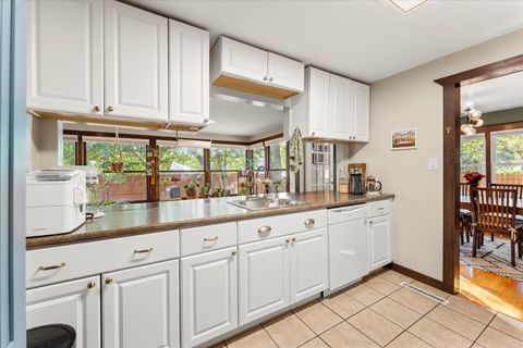 Tiny photo for 1302 W Clark Street, Champaign, IL 61821 (MLS # 12474363)