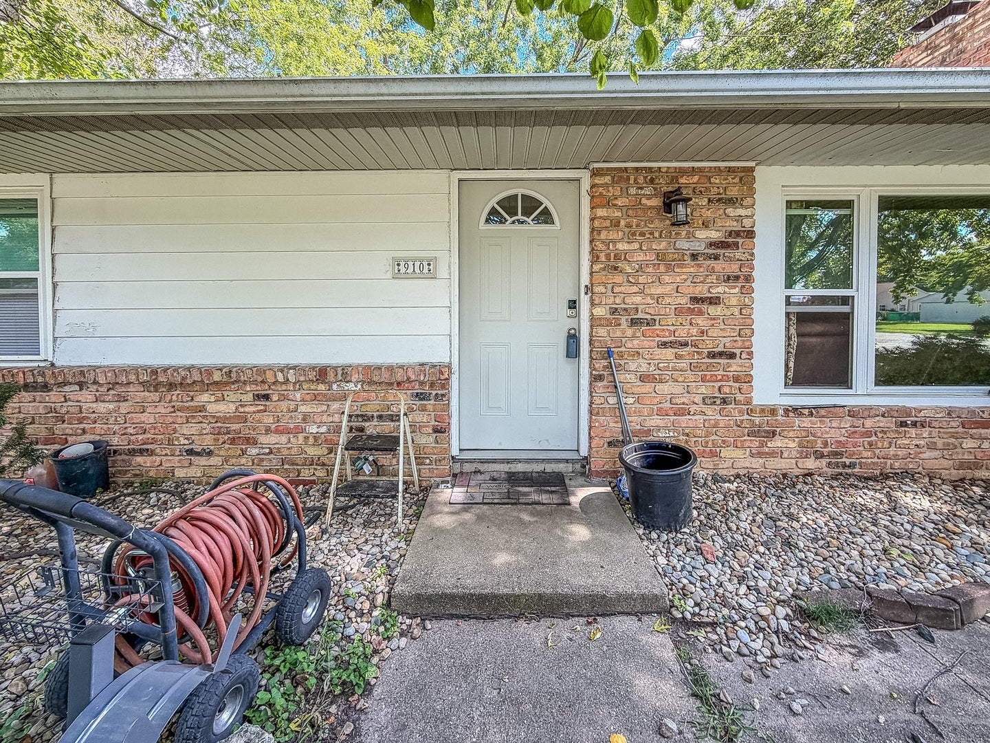 910 Maplepark Drive