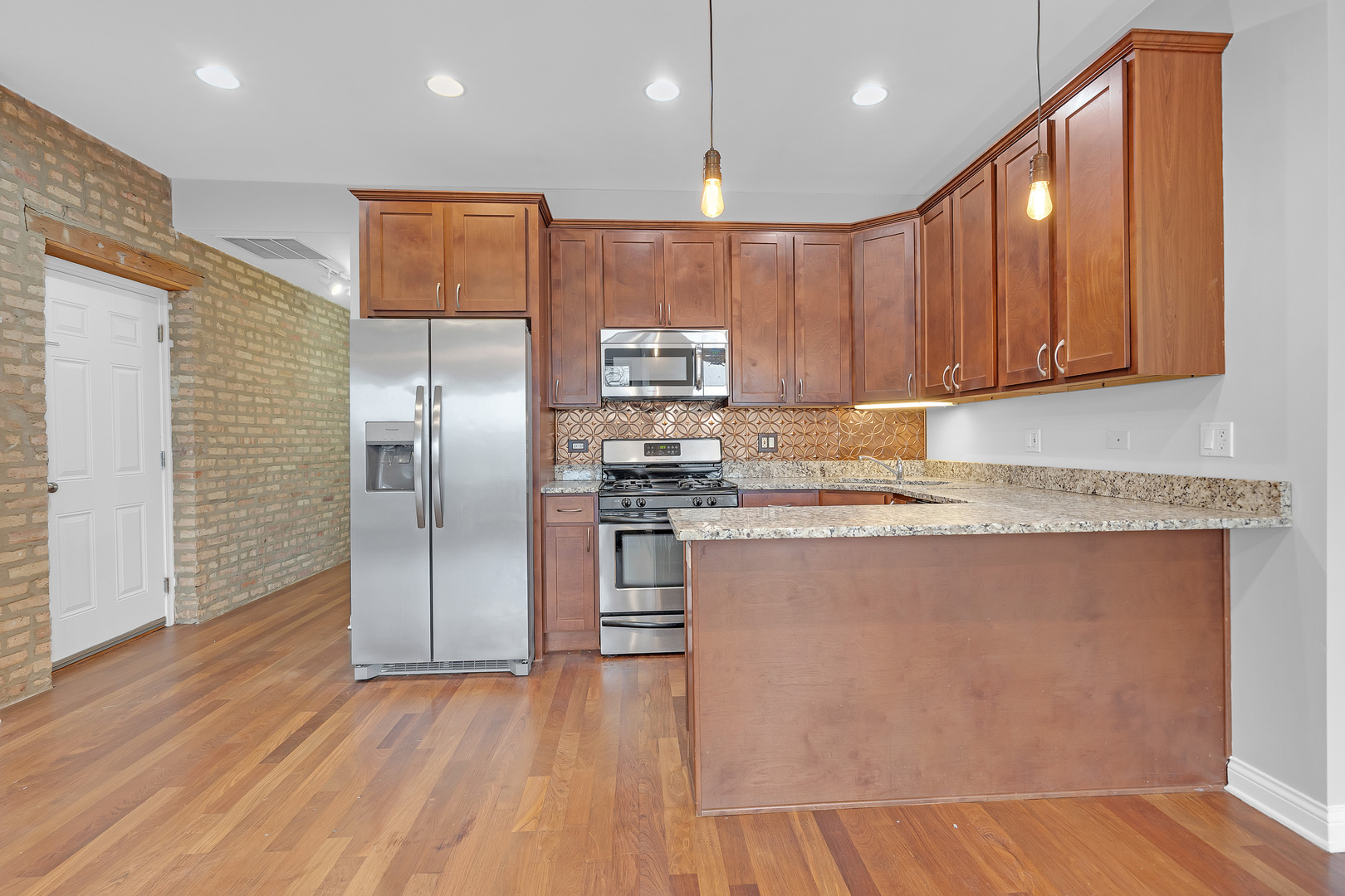 1154 N Kedzie Avenue 402