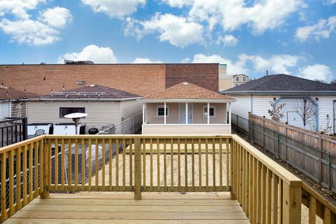 Tiny photo for 4533 N Keystone Avenue, Chicago, IL 60630 (MLS # 12543370)