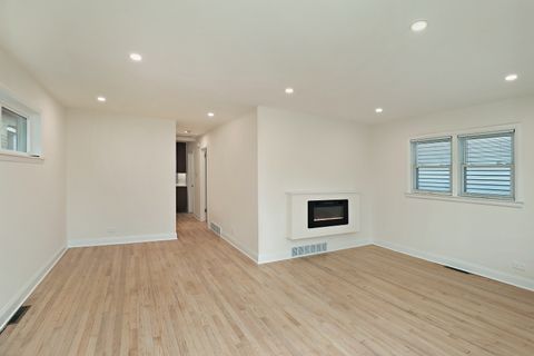 Tiny photo for 4533 N Keystone Avenue, Chicago, IL 60630 (MLS # 12543370)