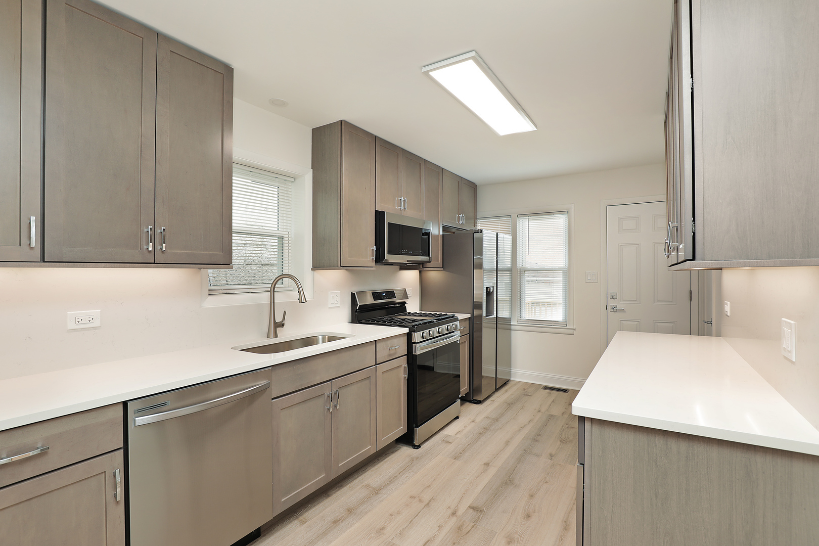 4533 N Keystone Avenue