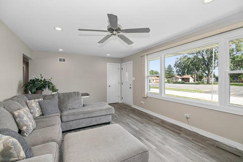Tiny photo for 7416 S Octavia Avenue, Bridgeview, IL 60455 (MLS # 12785334)