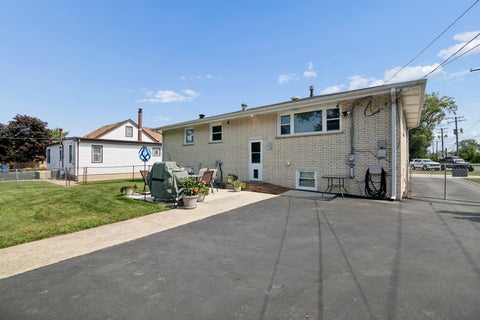 Tiny photo for 7416 S Octavia Avenue, Bridgeview, IL 60455 (MLS # 12785334)