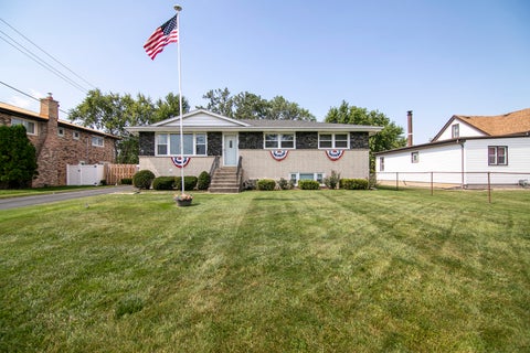 Photo of 7416 S Octavia Avenue, Bridgeview, IL 60455 (MLS # 12785334)