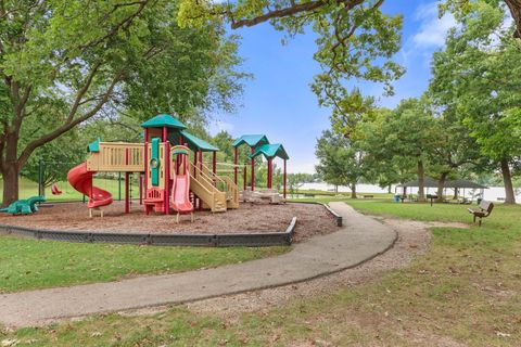 Tiny photo for 33113 N Cove Road, Grayslake, IL 60030 (MLS # 12479334)