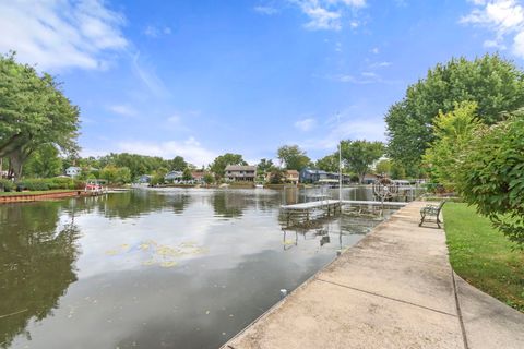 Tiny photo for 33113 N Cove Road, Grayslake, IL 60030 (MLS # 12479334)