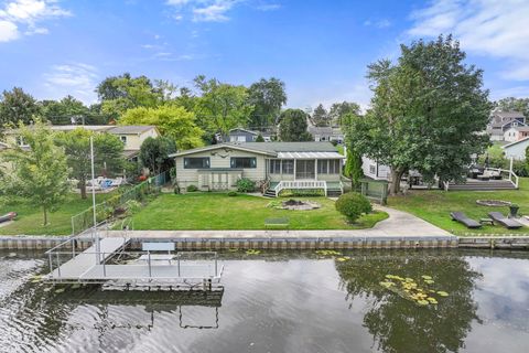 Tiny photo for 33113 N Cove Road, Grayslake, IL 60030 (MLS # 12479334)