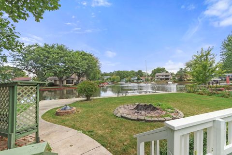 Tiny photo for 33113 N Cove Road, Grayslake, IL 60030 (MLS # 12479334)