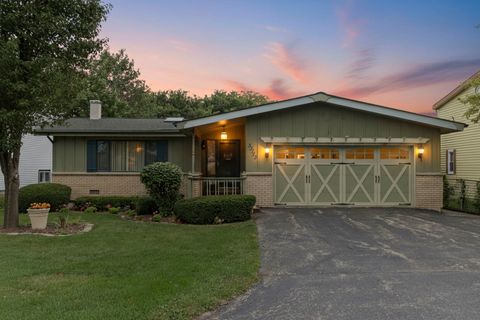 Tiny photo for 33113 N Cove Road, Grayslake, IL 60030 (MLS # 12479334)