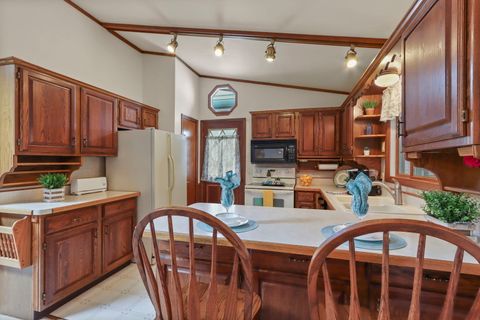 Tiny photo for 33113 N Cove Road, Grayslake, IL 60030 (MLS # 12479334)