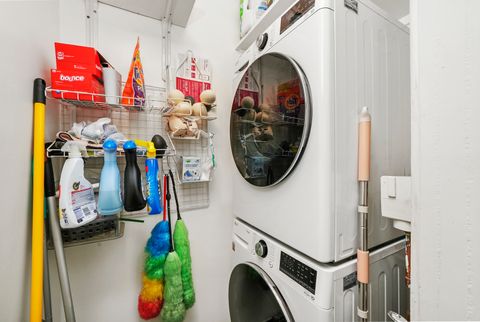 Tiny photo for 500 W BARRY Avenue #2E, Chicago, IL 60657 (MLS # 12515167)