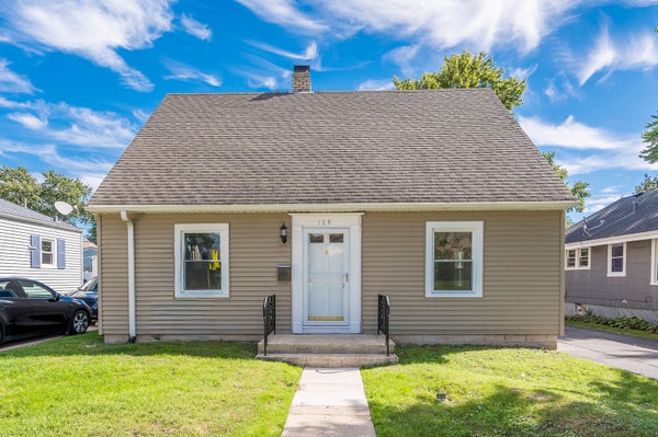 129 S DU BOIS AVE, ELGIN, IL 60123 - Image 068899bfd9aeb86be589251d2fcdce6f/3545631096