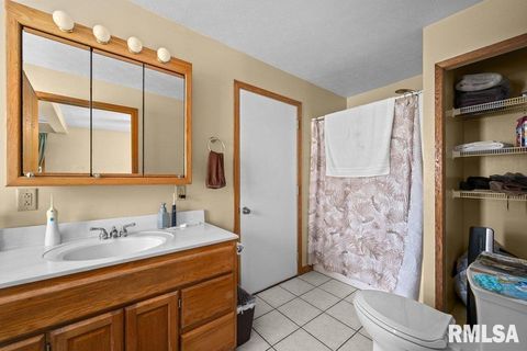 Tiny photo for 1115 35TH Avenue Court, East Moline, IL 61244 (MLS # QC4268971)