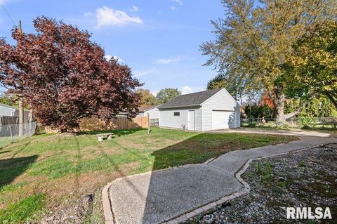 Tiny photo for 1115 35TH Avenue Court, East Moline, IL 61244 (MLS # QC4268971)