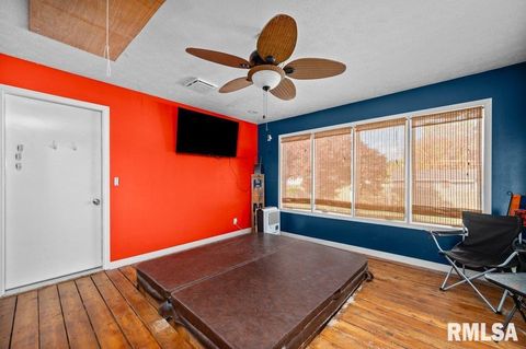 Tiny photo for 1115 35TH Avenue Court, East Moline, IL 61244 (MLS # QC4268971)