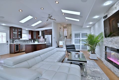 Tiny photo for 575 Bedford Lane, Des Plaines, IL 60016 (MLS # 12534439)