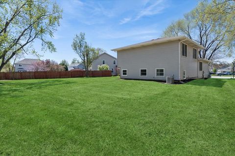 Tiny photo for 9 Red Bud Court, Bolingbrook, IL 60490 (MLS # 12625470)