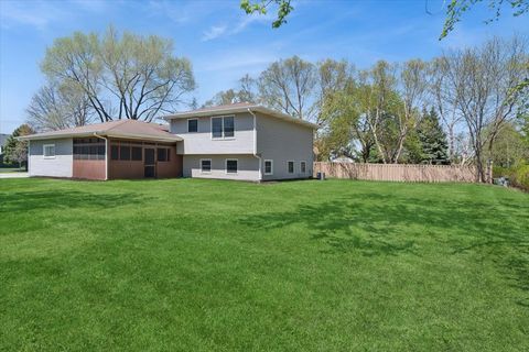 Tiny photo for 9 Red Bud Court, Bolingbrook, IL 60490 (MLS # 12625470)