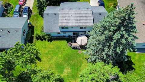 Tiny photo for 680 Indian Spring Lane, Buffalo Grove, IL 60089 (MLS # 12657712)