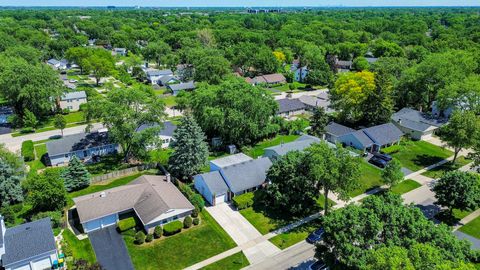 Tiny photo for 680 Indian Spring Lane, Buffalo Grove, IL 60089 (MLS # 12657712)