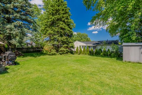 Tiny photo for 680 Indian Spring Lane, Buffalo Grove, IL 60089 (MLS # 12657712)