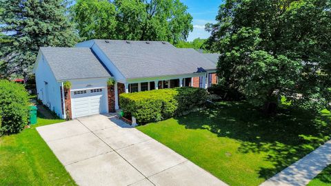 Tiny photo for 680 Indian Spring Lane, Buffalo Grove, IL 60089 (MLS # 12657712)