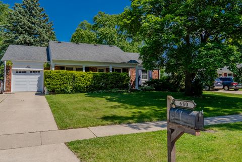 Photo of 680 Indian Spring Lane, Buffalo Grove, IL 60089 (MLS # 12657712)