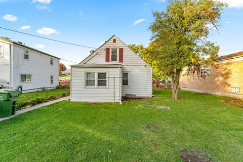 Tiny photo for 2631 W 97th Place, Evergreen Park, IL 60805 (MLS # 12503301)