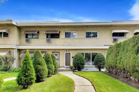Photo of 829 Dodge Avenue, Evanston, IL 60202 (MLS # 12794470)