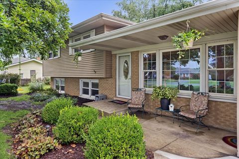 Tiny photo for 812 Cassie Drive, Joliet, IL 60435 (MLS # 12447491)