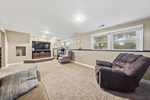 Tiny photo for 812 Cassie Drive, Joliet, IL 60435 (MLS # 12447491)