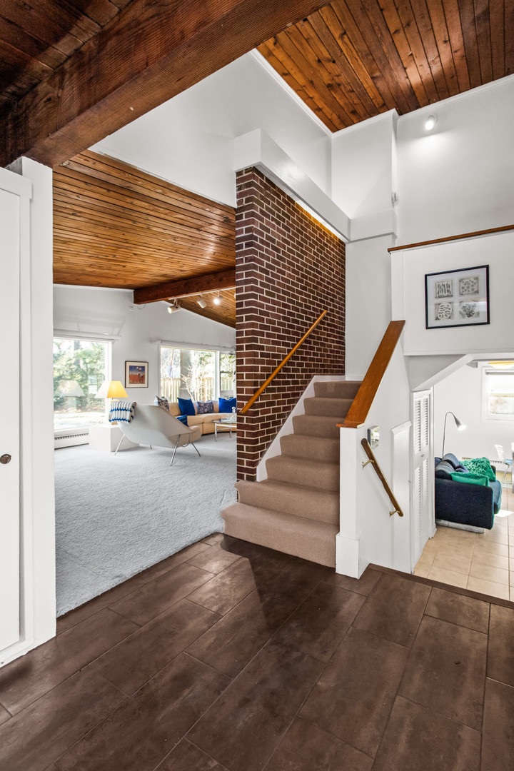 9337 Lincolnwood Drive